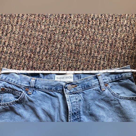 Vintage Gap cutoff shorts - Picture 4 of 6